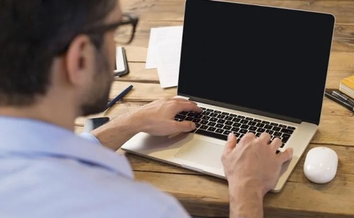 Màn hình máy tính không lên nguồn có nhiều biểu hiện khác nhau