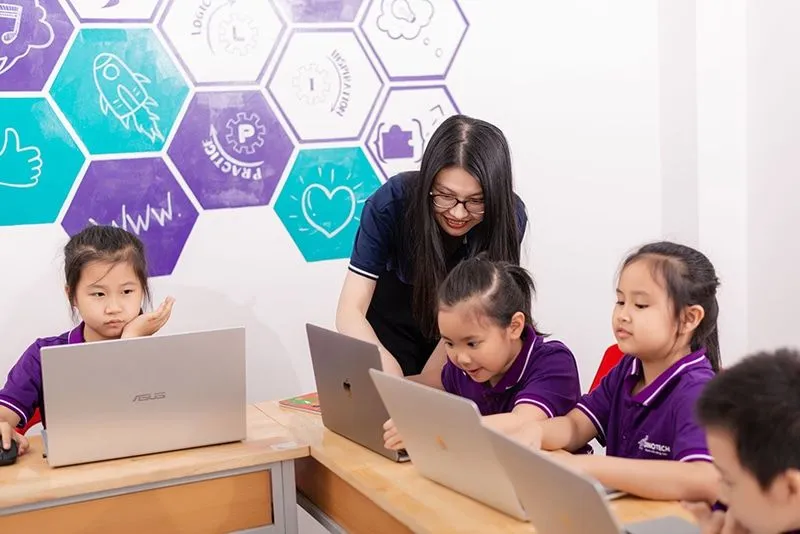 Lớp học Dino Tech