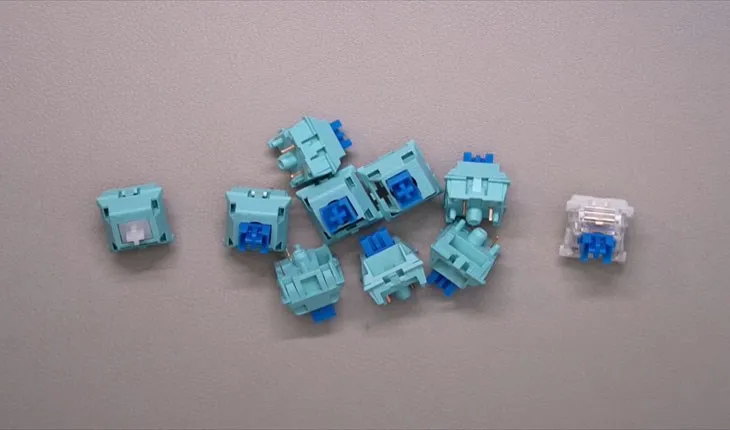 Switch bÃ n phÃ­m cÆ¡ chÃ­nh lÃ  bá»™ pháº§n cÃ³ dáº¡ng cÃ´ng táắc cÃ³ vá»‹ trÃ­ náº±m dÆ°á»›i má»-i phÃ­m báº¥m trÃªn bÃ n phÃ­m