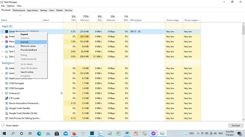 Task Manager hiển thị các tiến trình đang chạy khi màn hình laptop bị đơ