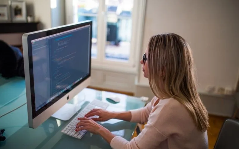 cong viec lap trinh nhung la gi