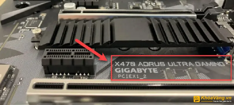 Tên model mainboard thường được in trên bo mạch