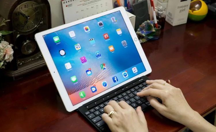 Kết nối không dây giữa laptop và máy tính bảng giúp tận dụng tối đa hệ sinh thái thiết bị sẵn có