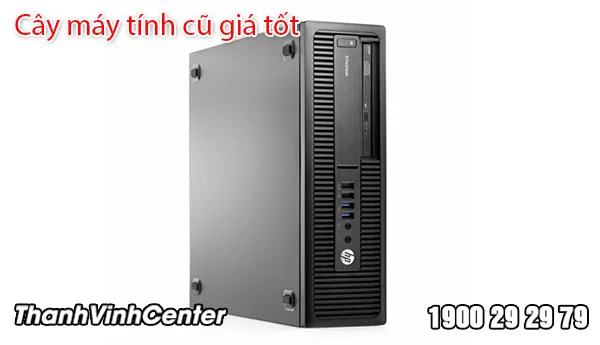 Kỹ thuật viên kiểm tra linh kiện bên trong thùng cpu cũ giá rẻ