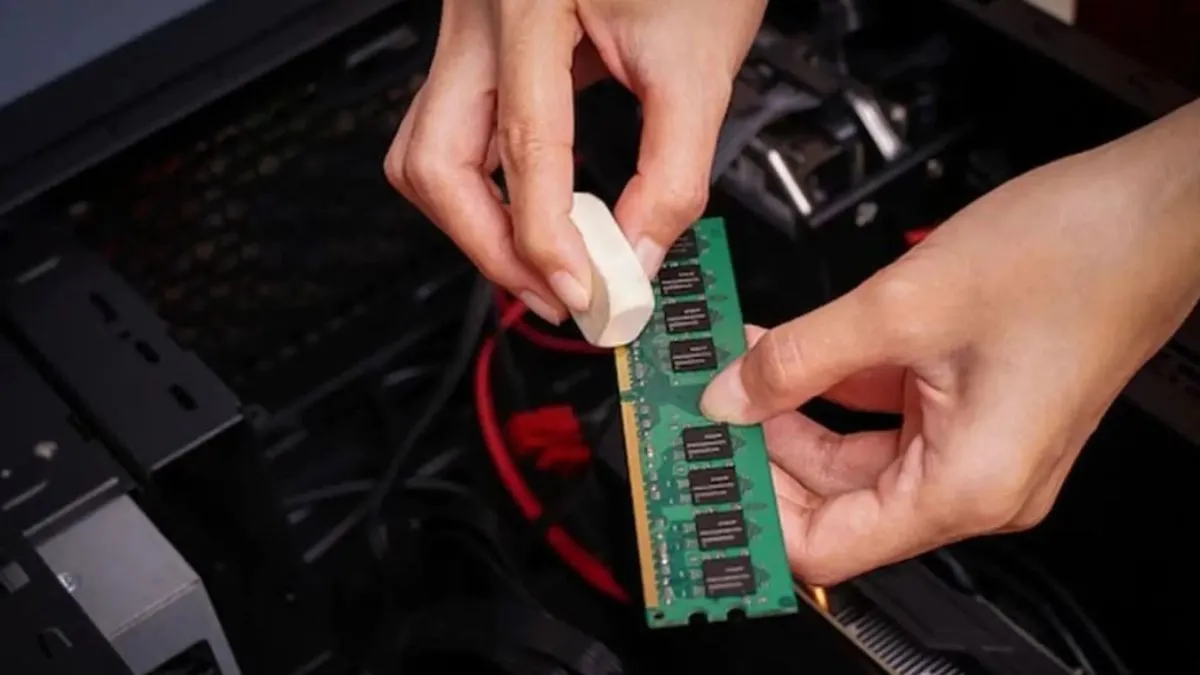 Vệ sinh RAM là bước quan trọng khi sửa lỗi khởi động máy tính