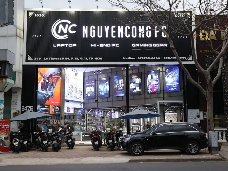 Mặt tiền trung tâm cung cấp giải pháp máy tính và linh kiện thay thế