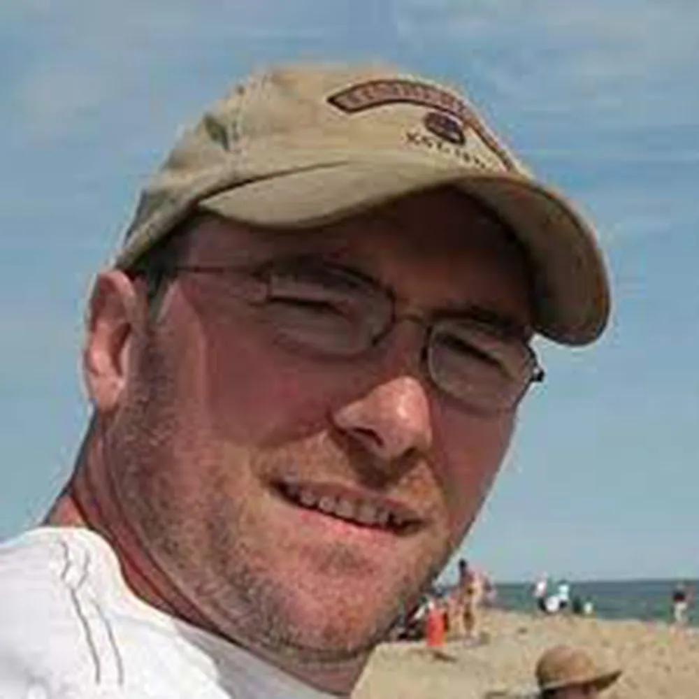 Đồng tác giả Brian K. Jones