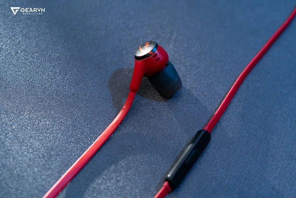 Microphone đa hướng tích hợp trên dây