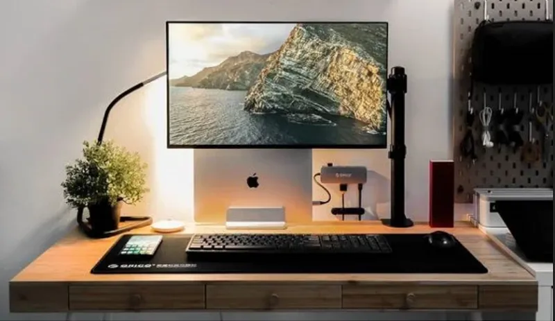 Mẫu giá treo màn hình PC đơn (gắn bàn) với thiết kế vững chắc, cố định