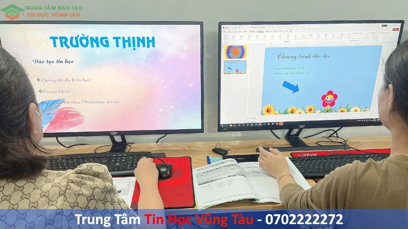 Giảng viên hướng dẫn học viên thực hành PowerPoint tại lớp học Vũng Tàu