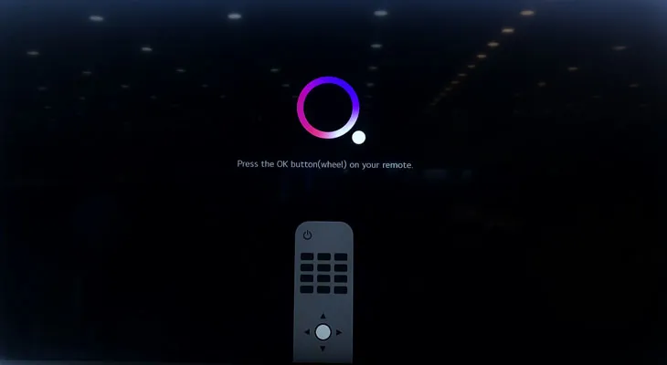 Giao diện chào mừng xuất hiện sau khi tivi LG đã hoàn tất việc đặt lại ban đầu