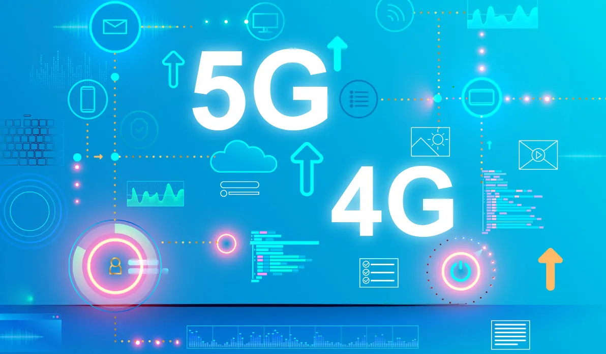 Kỹ sư đang làm việc với thiết bị mạng 5G