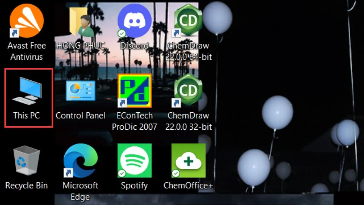 Kích chuột phải vào biểu tượng This PC (hoặc My Computer) trên màn hình desktop hoặc trong File Explorer.