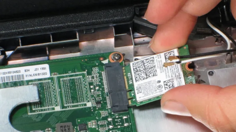 Quy trình lắp đặt Card mạng rời vào khe cắm PCIe trên máy tính định hướng Server