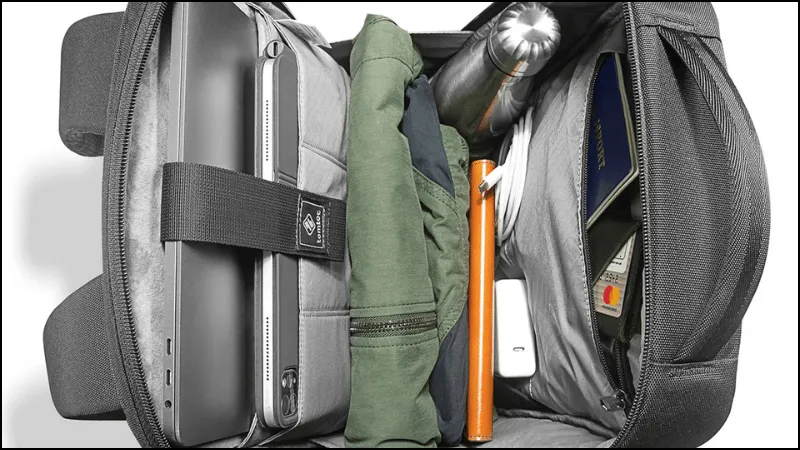 Chọn balo có ngăn laptop riêng biệt với lớp đệm bảo vệ để tránh va đập