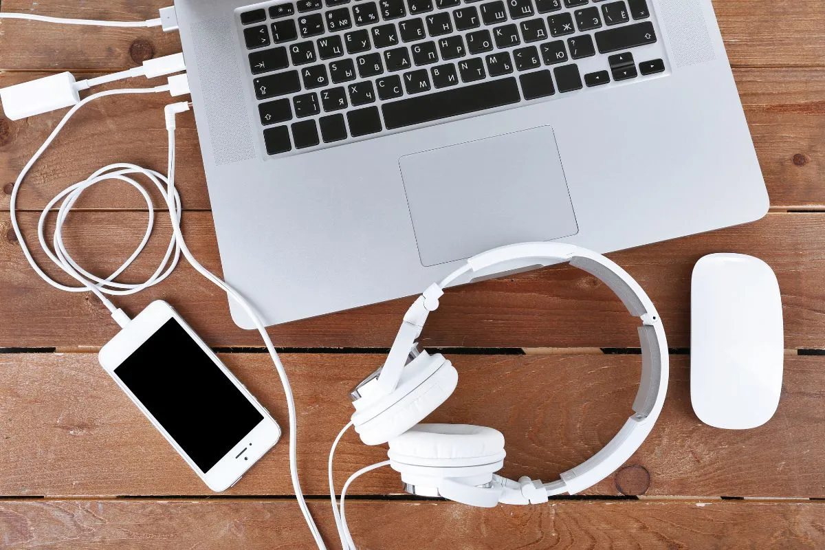 Những phụ kiện nên mua kèm với laptop lập trình