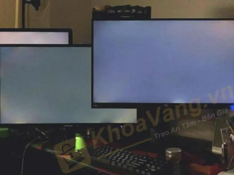 Lý do lỗi màn hình laptop bị phản quang