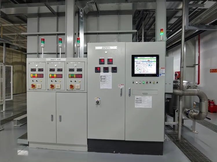 Màn hình cảm ứng HMI đóng vai trò trung tâm trong điều khiển máy móc