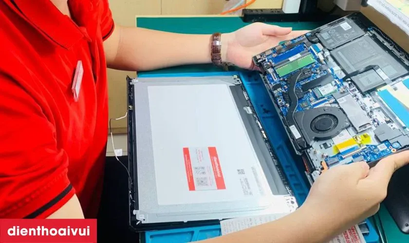 Quy trình thay màn hình laptop chuyên nghiệp