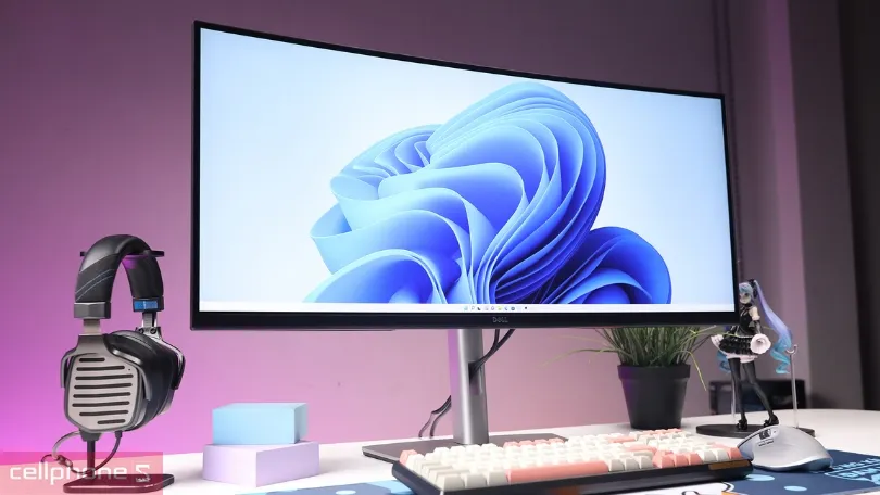 Trải nghiệm chơi game đỉnh cao với góc nhìn rộng bao quát toàn bộ chiến trường trên màn hình cong