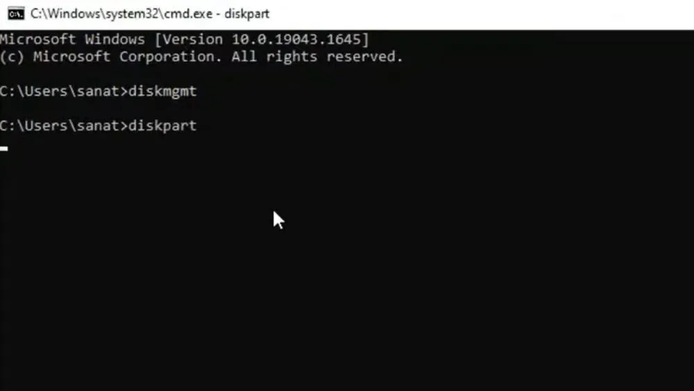 Command Prompt showing diskpart commands