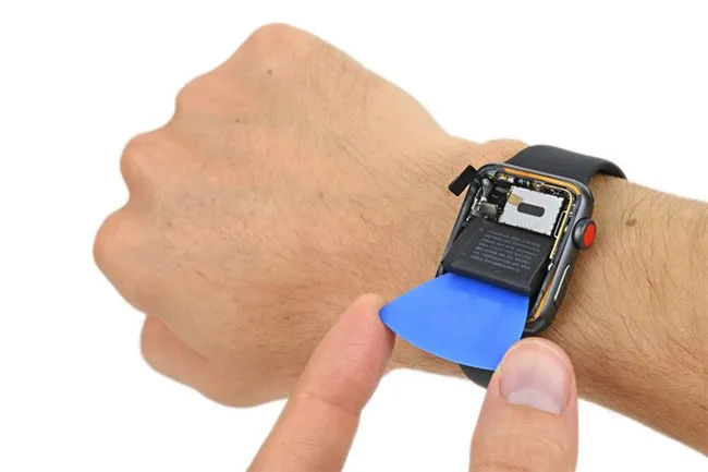 Kiểm tra thông số kỹ thuật màn hình trước khi tiến hành lắp ráp