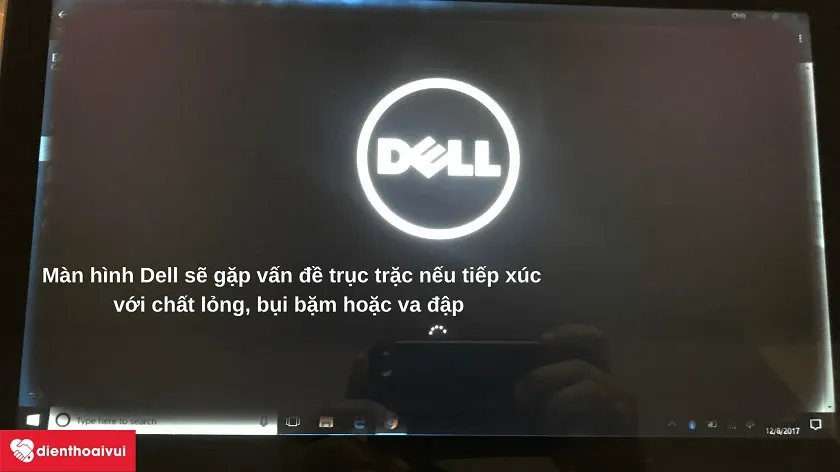 Màn hình laptop Dell bị hỏng đang chuẩn bị được sửa chữa tại Điện Thoại Vui
