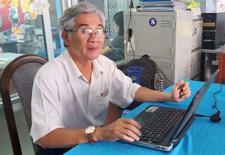 Thầy Trần Ngọc Tấn tại Trung tâm Ngoại ngữ - Tin học Vĩnh Long