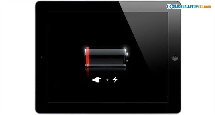 Thử cắm sạc để khắc phục tình trạng iPad không lên màn hình do hết pin