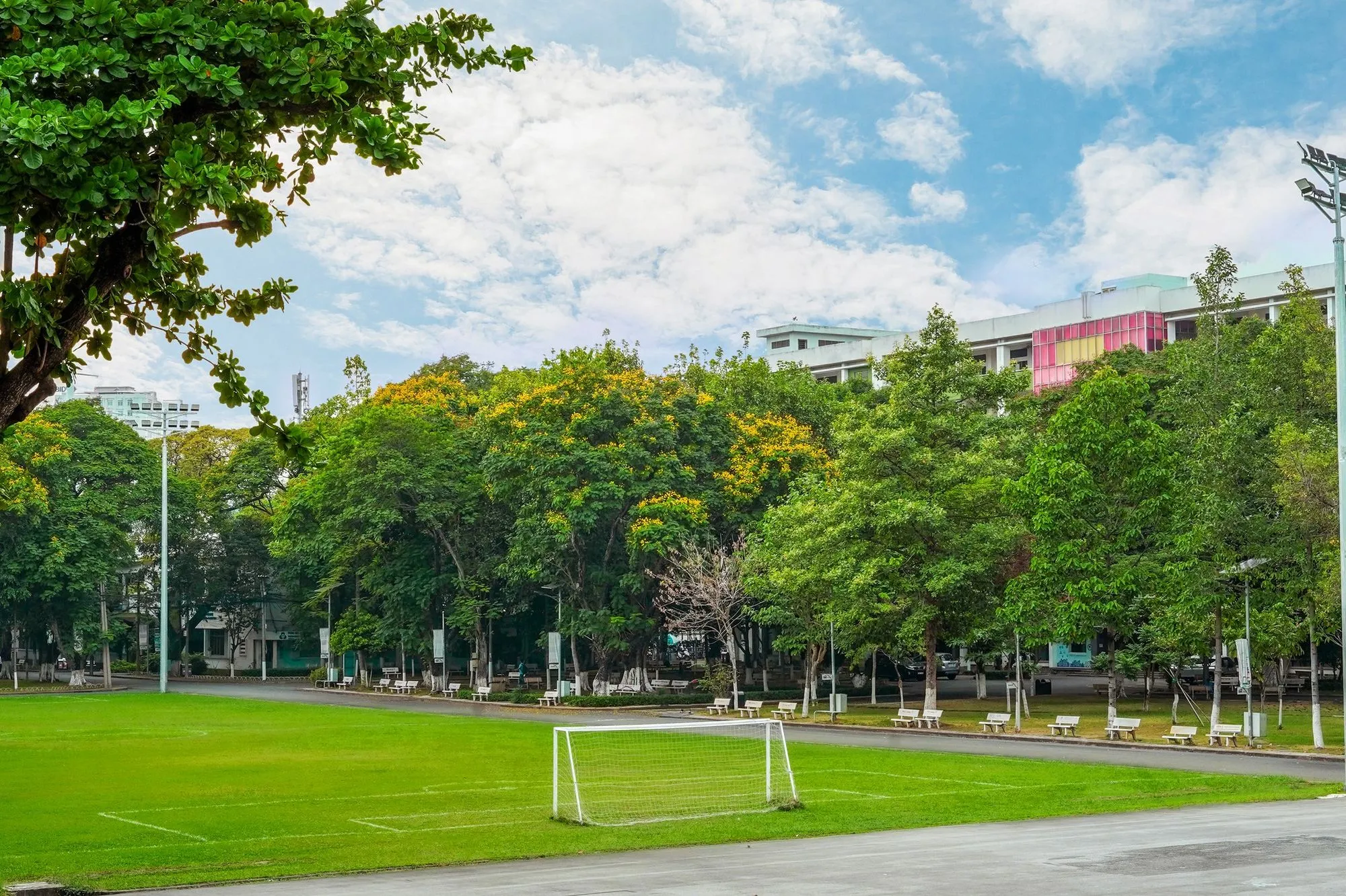 Toàn cảnh cơ sở vật chất hiện đại phục vụ nghiên cứu tại trường đại học Bách khoa