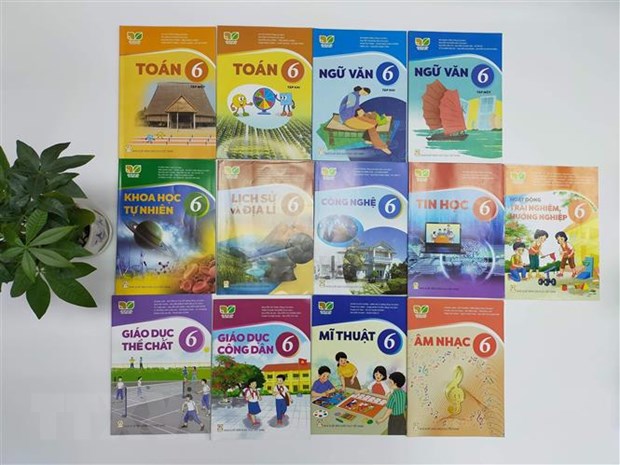 Sách Giáo Khoa Tin Học Lớp 2: Tài Liệu Chuẩn Bộ Giáo Dục